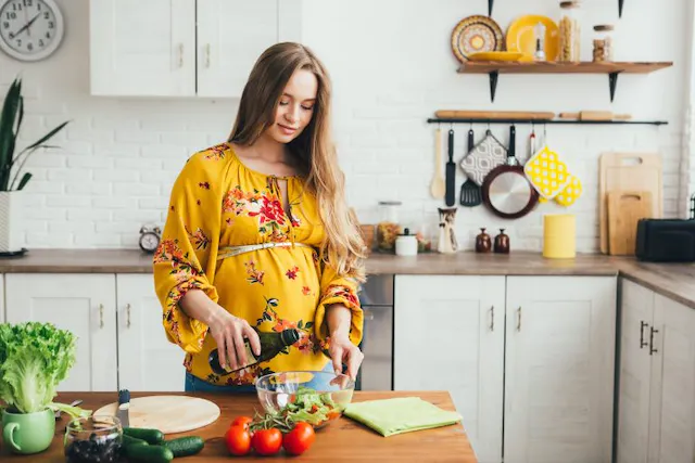 Early Signs of Pregnancy: Smart Food Choices for Your Baby’s Growth