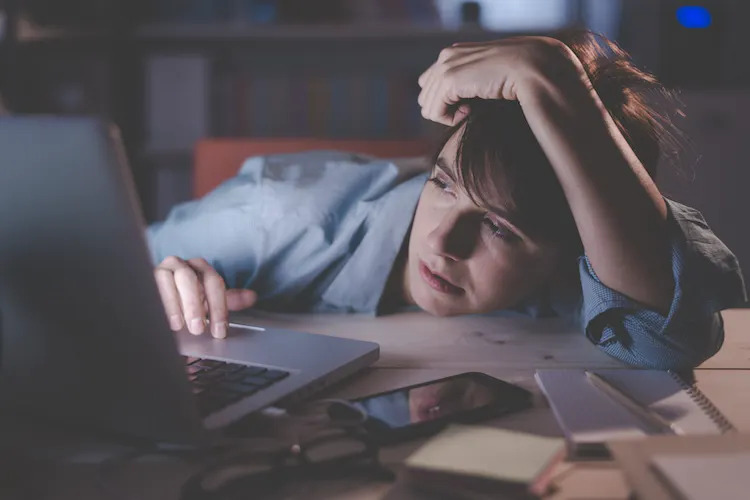 staying-up-late